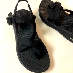 Black chacos